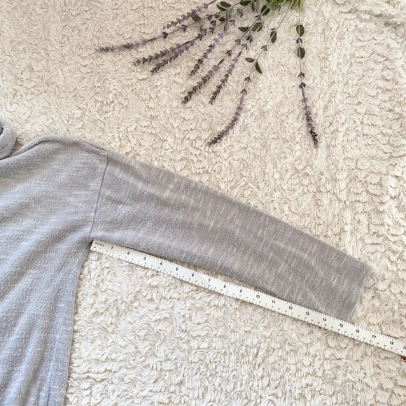 Isla Sport light Gray fuzzy soft turtle neck long sleeve Sweater - Picture 3 of 5